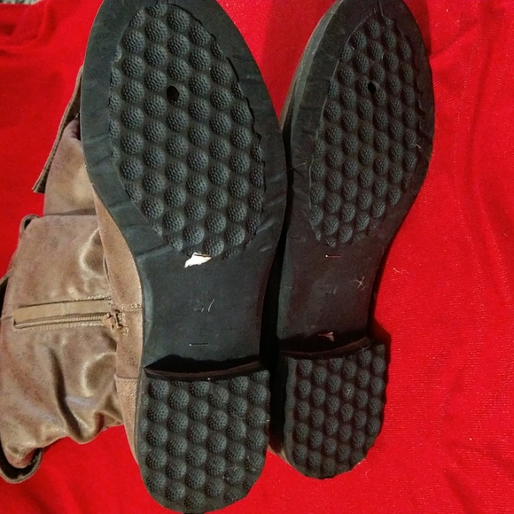 B52 Bullboxer High Buckle Boot - Picture 9 of 10